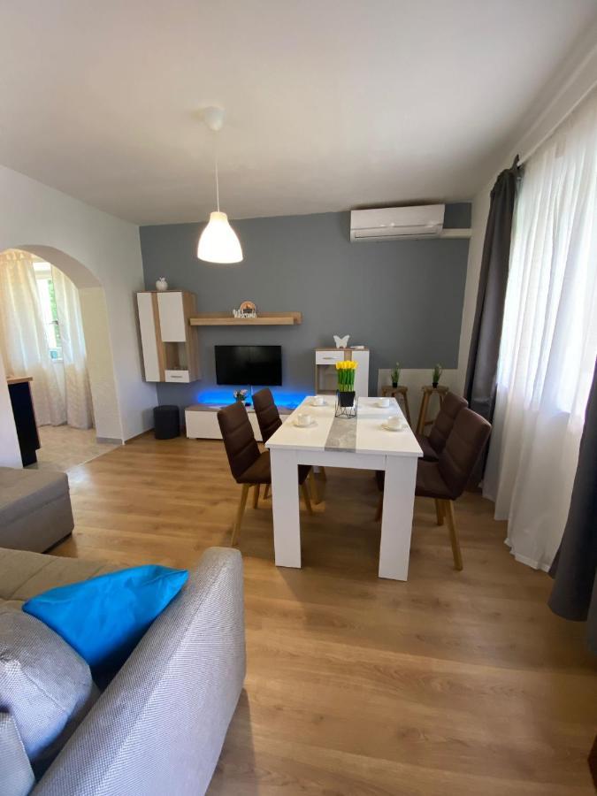 Apartment Dora Zadar Bagian luar foto